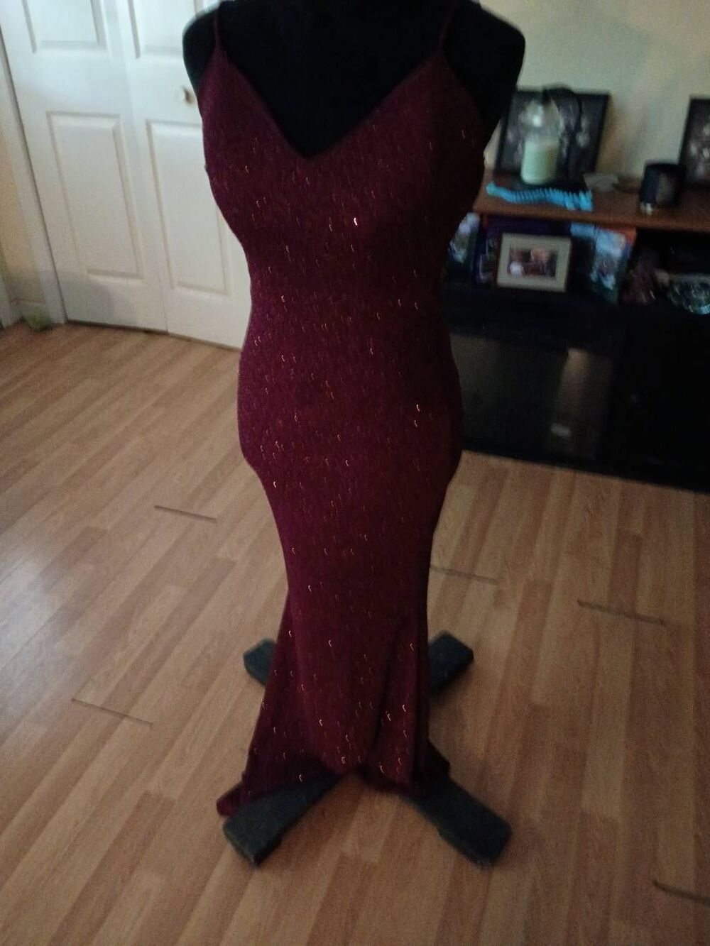 Small Windsor Red Glitter Spaghetti Strap Light Pad Open Back Formal Maxi Dress